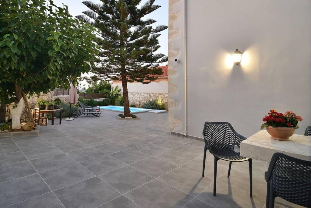 Villa Christini A Luxury Villa With Amazing Views Tzitzifés Exteriér fotografie